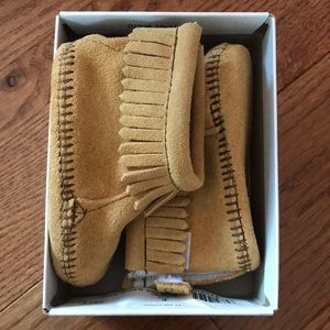 Minnetonka Infant Moccasins sz 3